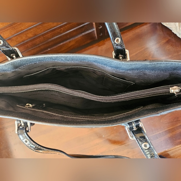 Michael Kors Large Leather Tote Bag! GUC! - Picture 9 of 11